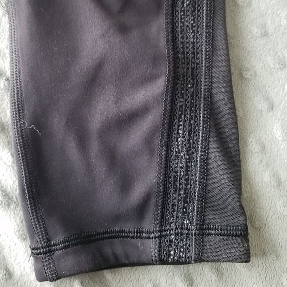 Lululemon Black 21" Inseam Size 4 Capri Leggings - Picture 6 of 7